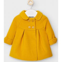 Mayoral - Płaszcz dziecięcy 65-86 cm. Żółte kurtki dziewczęce Mayoral Newborn, bez wzorów, z elastanu, bez kaptura. Za 153,90 zł.