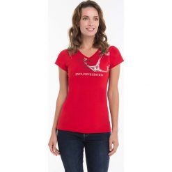 T-shirt w kolorze czerwonym. Czerwone t-shirty męskie Denim Culture, m, z nadrukiem. W wyprzedaży za 82,95 zł.