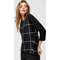Cienka bluza z aplikacjami. Bluzy damskie Moodo, xs, z aplikacjami, bez rękawów, bez kaptura. Za 39,99 zł.