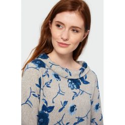 Sweter w kwiaty. Swetry damskie Greenpoint, w kwiaty, z elastanu, bez rękawów, bez kaptura. Za 79,99 zł.