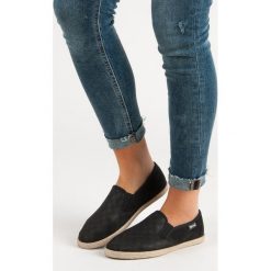 CZARNE SLIPONY MCKEYLOR. Czarne trampki i tenisówki damskie McKeylor, bez wzorów, bez zapięcia. Za 79,90 zł.
