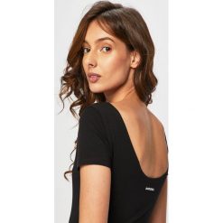 Diesel - T-shirt. Białe bluzki damskie Diesel, s, bez wzorów, z elastanu, z okrągłym kołnierzem. Za 139,90 zł.