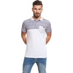 Koszulka polo w kolorze biało-szarym. Koszulki męskie Lonsdale, Kangol. W wyprzedaży za 59,95 zł.