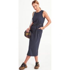 SUKIENKA LECITO WEEKEND MAX MARA. Sukienki damskie Weekend Max Mara, bez wzorów, eleganckie, bez kołnierzyka, bez rękawów. Za 1319,00 zł.