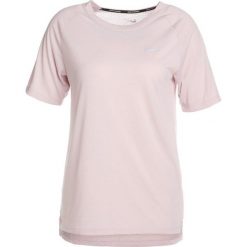 Nike Performance BREATHE TAILWIND Tshirt basic particle rose/reflective silver. Czerwone topy sportowe damskie Nike Performance, xs, z bawełny. Za 159,00 zł.