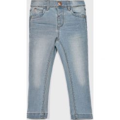 Name it - Jeansy dziecięce 92-122 cm. Czarne jeansy dziewczęce marki Name it, bez wzorów, z elastanu. Za 89,90 zł.
