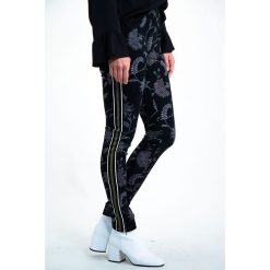 Legginsy w kolorze czarnym. Czarne legginsy damskie Garcia, m, bez wzorów. W wyprzedaży za 139,95 zł.