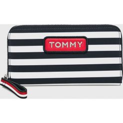 Tommy Hilfiger - Portfel. Niebieskie portfele damskie marki TOMMY HILFIGER, z poliesteru. Za 269,90 zł.