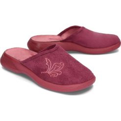 BEFADO 019D 096 OLIVIA bordowy, kapcie damskie. Czerwone koturny damskie Befado, bez obcasa, na koturnie, bez zapięcia. Za 39,90 zł.