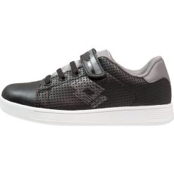 Buty sportowe chłopięce: Lotto Obuwie treningowe black/asphalt