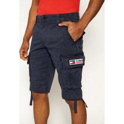 Szorty materiałowe Tommy Jeans Solid Cargo DM0DM08548. Niebieskie spodenki i szorty męskie Tommy Jeans, m, bez wzorów, z jeansu. W wyprzedaży za 229,00 zł.