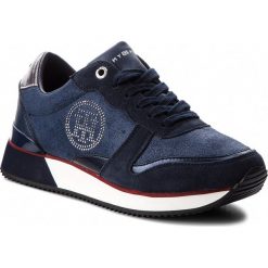 Sneakersy TOMMY HILFIGER - Stud City Snea FW0FW03229 Rwb 020. Niebieskie półbuty damskie TOMMY HILFIGER, z zamszu. W wyprzedaży za 239,00 zł.
