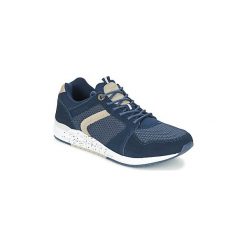 Buty Kickers KNITER. Niebieskie trampki męskie marki Kickers, bez wzorów, bez zapięcia. Za 279,20 zł.