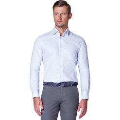 Koszula Niebieska Macadamia. Niebieskie koszule męskie LANCERTO, m, bez wzorów, z bawełny, eleganckie, bez kołnierzyka, bez rękawów. W wyprzedaży za 99,90 zł.