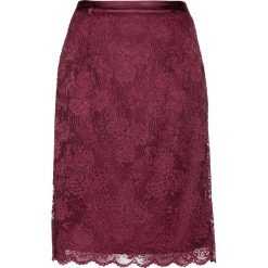 Spódnica ołówkowa z koronki bonprix czerwony rododendron. Fioletowe spódniczki damskie bonprix, w koronkowe wzory, z elastanu, ołówkowe. Za 119,99 zł.
