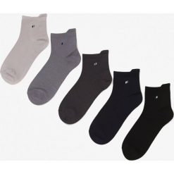 5-pack Mix Kolorów Skarpet Himedeia. Skarpetki męskie Born2be, bez wzorów. W wyprzedaży za 39,99 zł.