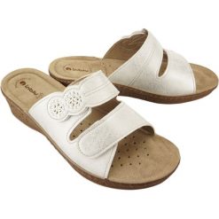 INBLU 26-72 bianco, klapki damskie. Koturny damskie Inblu, bez obcasa, na koturnie, na rzepy. Za 65,90 zł.