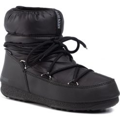 Śniegowce MOON BOOT - Low Nylon Wp 2 24009300001 Black. Czarne kozaki damskie Moon Boot, ze skóry ekologicznej, bez obcasa, bez zapięcia. W wyprzedaży za 499,00 zł.