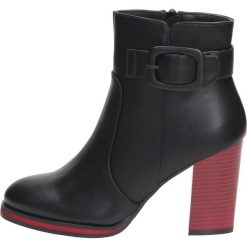 Czarne botki damskie SERGIO LEONE BT533 PU. Czarne botki damskie Sergio Leone, klasyczne, na wysokim obcasie, na obcasie, bez zapięcia. W wyprzedaży za 159,00 zł.