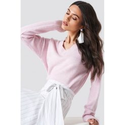 Swetry klasyczne damskie: Schanna x NA-KD Sweter – Pink