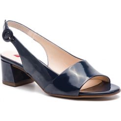 Sandały HÖGL - 7-102114 Blue 3200. Niebieskie klapki damskie HÖGL, bez wzorów, ze skóry, bez obcasa, na obcasie. W wyprzedaży za 339,00 zł.