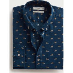 Mango Man - Koszula Neus. Niebieskie koszule męskie Mango Man, s, bez wzorów, z bawełny, casualowe, button down, z długim rękawem. Za 199,90 zł.