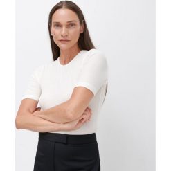 T-shirt z wiskozy LENZING ™ ECOVERO ™ -. T-shirty damskie Reserved, s, bez wzorów, z wiskozy, bez kołnierzyka. Za 59,99 zł.