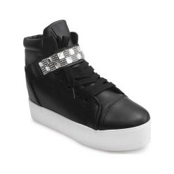 Czarne Wysokie Trampki Na Koturnie 51113 Czarny. Czarne trampki i tenisówki damskie ButyModne, z aplikacjami, bez zapięcia. Za 64,00 zł.