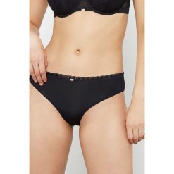 Etam - Brazyliany Spacer. Czarne majtki damskie Etam, z elastanu. W wyprzedaży za 49,90 zł.