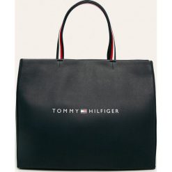Tommy Hilfiger - Torebka. Niebieskie torby damskie na zakupy TOMMY HILFIGER, z nadrukiem, ze skóry ekologicznej, duże, z nadrukiem, bez dodatków. Za 579,90 zł.