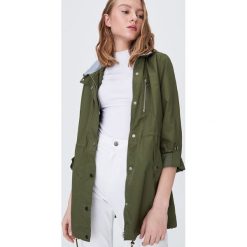 Parka z kapturem - Khaki. Brązowe parki damskie Sinsay, s, bez wzorów, z kapturem. Za 99,99 zł.