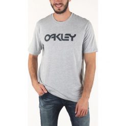 Oakley Mark II Koszulka Szary. Szare koszulki męskie Oakley, m, z haftami, z bawełny, bez kołnierzyka, z krótkim rękawem, krótkie. Za 119,95 zł.