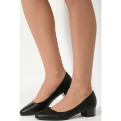Czarne Czółenka Around And Around. Czarne czółenka damskie vices, na imprezę, bez wzorów, bez obcasa, na słupku. Za 69,99 zł.