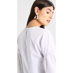 Bluzki damskie: Amorph Berlin LOUISA Bluzka white
