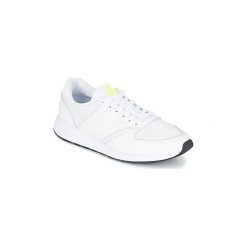 Buty New Balance MRL420. Białe trampki i tenisówki damskie New Balance, bez wzorów, bez zapięcia. Za 342,30 zł.
