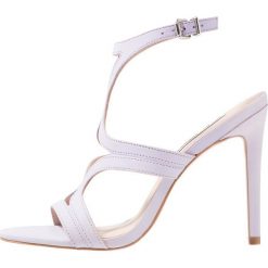 Steve Madden SIDNEY Sandały na obcasie lavender. Fioletowe szpilki Steve Madden, bez wzorów, ze skóry ekologicznej, bez obcasa, na obcasie, bez zapięcia. W wyprzedaży za 356,85 zł.
