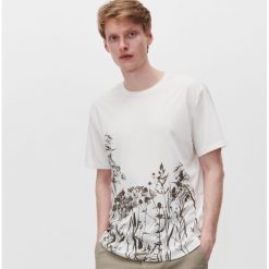 T-shirt z nadrukiem - Beżowy. Brązowe t-shirty damskie Reserved, z nadrukiem, bez kołnierzyka. W wyprzedaży za 12,99 zł.