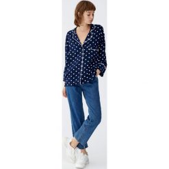 Koszula w groszki z kołnierzykiem z klapami. Zielone koszule body marki Pull&Bear, w grochy. Za 89,90 zł.
