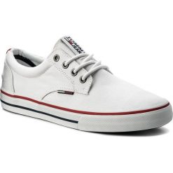 Tenisówki TOMMY JEANS - Textile Sneaker EM0EM00001 White 100. Białe półbuty męskie Tommy Jeans, bez wzorów, z jeansu, bez zapięcia. W wyprzedaży za 189,00 zł.