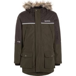 Regatta PAXTON Płaszcz zimowy dark khaki/dust. Brązowe płaszcze męskie marki Regatta, na zimę, z poliesteru, sportowe. W wyprzedaży za 219,45 zł.