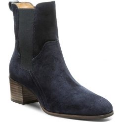 Botki GANT - Sandra 15543053 Marine G69. Niebieskie botki damskie marki GANT, ze skóry, marine, na obcasie. W wyprzedaży za 429,00 zł.