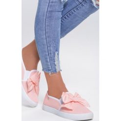 Różowe Slip On Friends. Różowe trampki i tenisówki damskie Renee, bez wzorów, bez zapięcia. Za 39,99 zł.