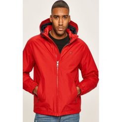 Tommy Hilfiger - Kurtka. Czerwone płaszcze męskie TOMMY HILFIGER, s, bez wzorów, z bawełny, krótkie, z kapturem. Za 1199,00 zł.
