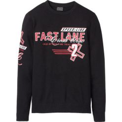 Sweter z bawełny z recyclingu Regular Fit bonprix czarny z nadrukiem. Czarne swetry męskie bonprix, s, z nadrukiem, z bawełny, z okrągłym kołnierzem, bez kaptura. Za 44,99 zł.