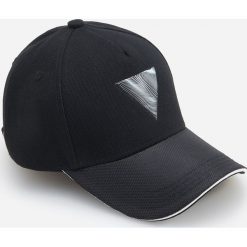 Czapka z daszkiem - Czarny. Czarne czapki damskie Reserved, bez wzorów. Za 39,99 zł.