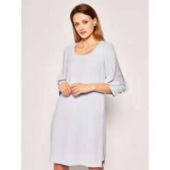 Sukienka koktajlowa Emporio Armani 3H2A61 2NWAZ 0808. Niebieskie sukienki damskie Emporio Armani, bez wzorów, z poliesteru, wizytowe, bez kołnierzyka, bez rękawów. Za 2189,00 zł.
