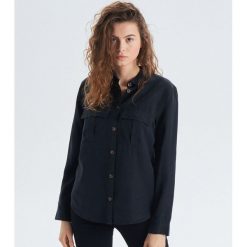 Koszula z kieszeniami - Szary. Szare koszule damskie Cropp, s, bez wzorów, bez kołnierzyka, bez rękawów. W wyprzedaży za 39,99 zł.