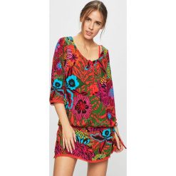 Desigual - Narzutka plażowa. Czerwone stroje kąpielowe damskie Desigual, m, bez wzorów, z wiskozy. Za 249,90 zł.