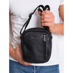 SKÓRZANA MĘSKA TORBA NA RAMIĘ Z PRZEGRÓDKAMI 8023-NDM PA BLACK. Czarne torby męskie skórzane PIERRE ANDREUS, w paski, ze skóry, eleganckie. Za 201,90 zł.