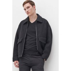 Sweter z bawełny organicznej -. Swetry męskie Reserved, bez wzorów, z bawełny, bez kołnierzyka, bez kaptura. Za 49,99 zł.